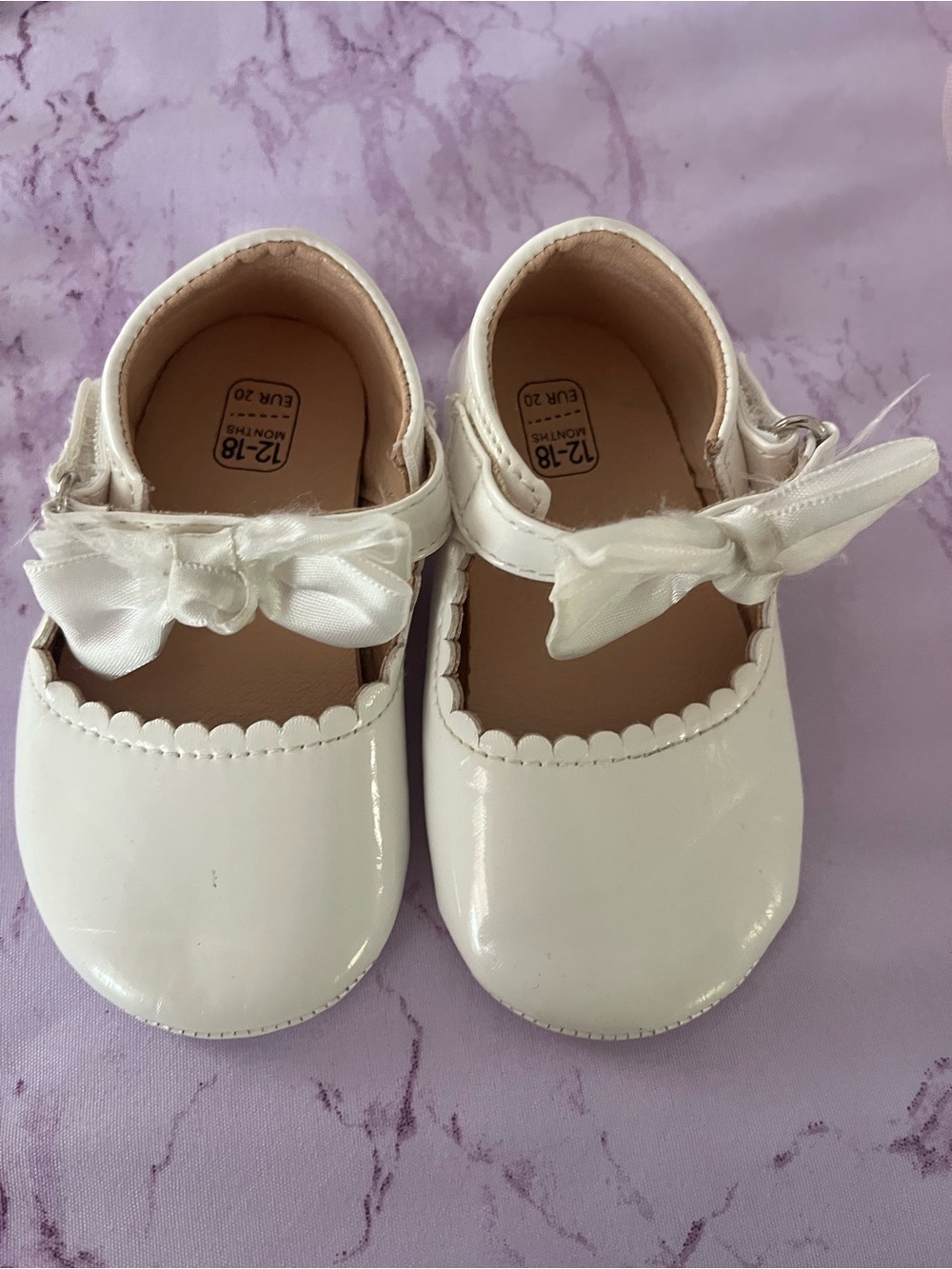 $15 = 4 pairs . White Patent Mary Jane Baby Shoes with Bow - Unbranded